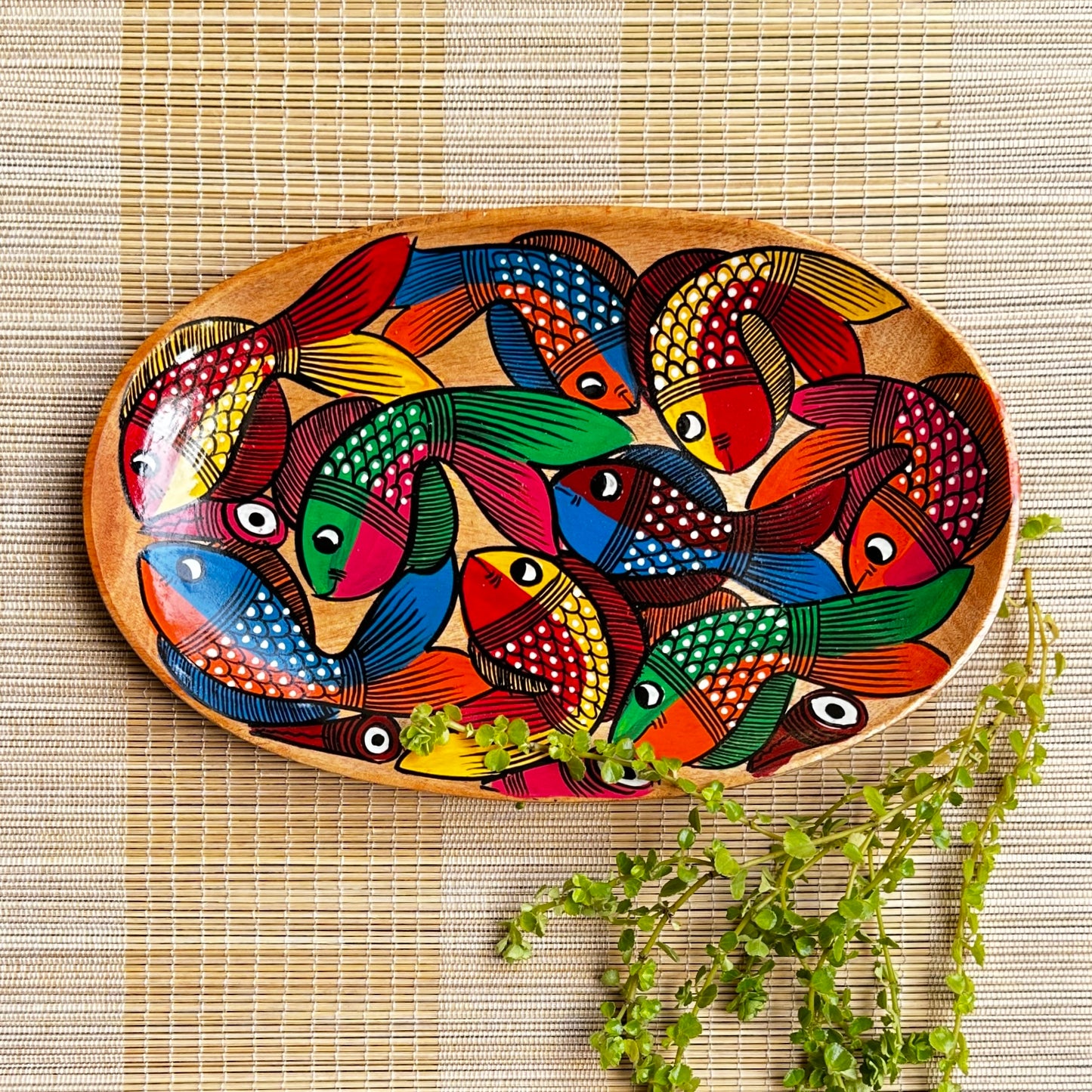 Vibrant fish Art Oval Tray