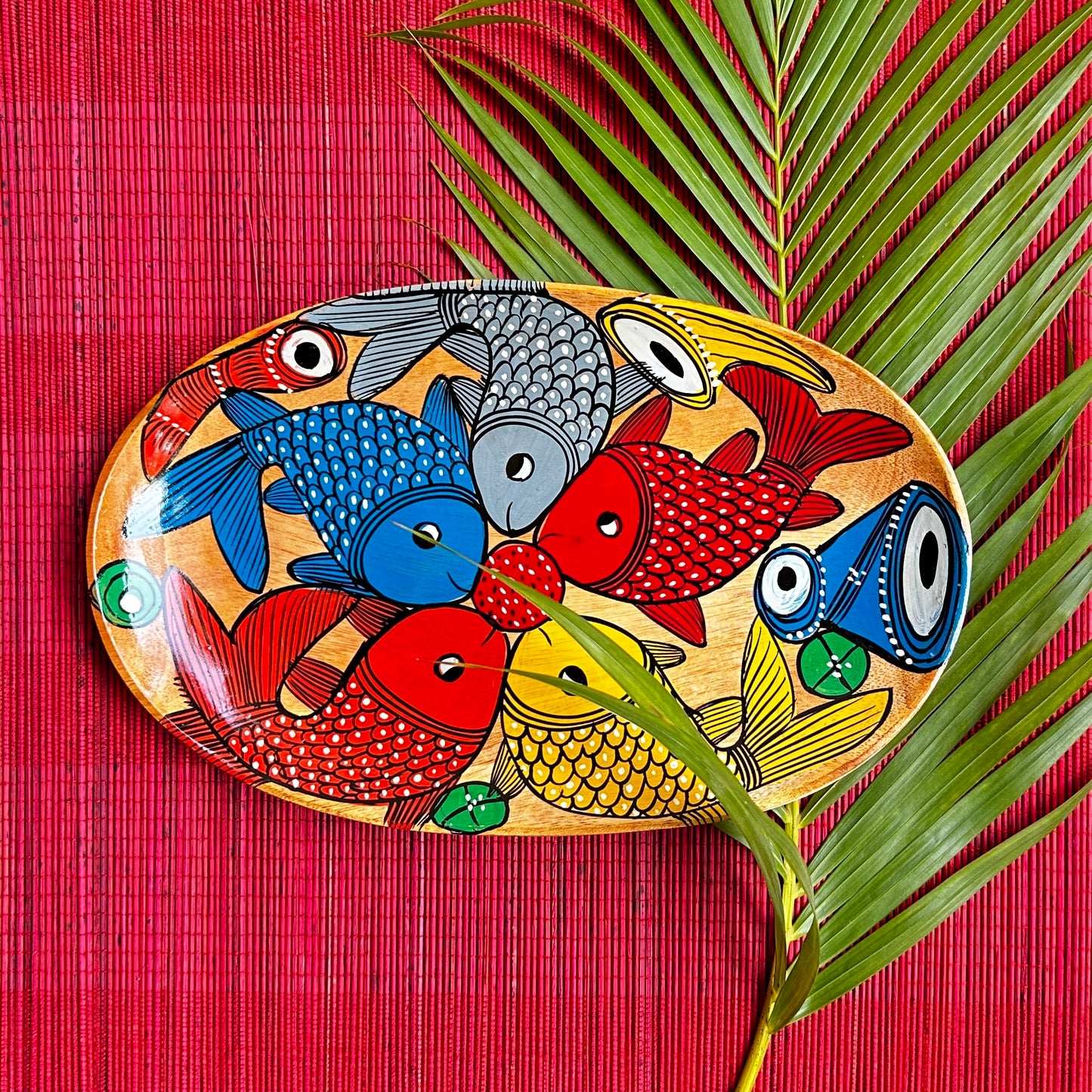 Vibrant fish Art Oval Tray